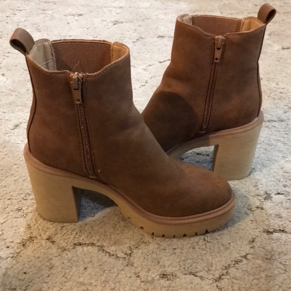 Dolce Vita Brown Suede Block Heel Ankle Boots - Picture 6 of 9
